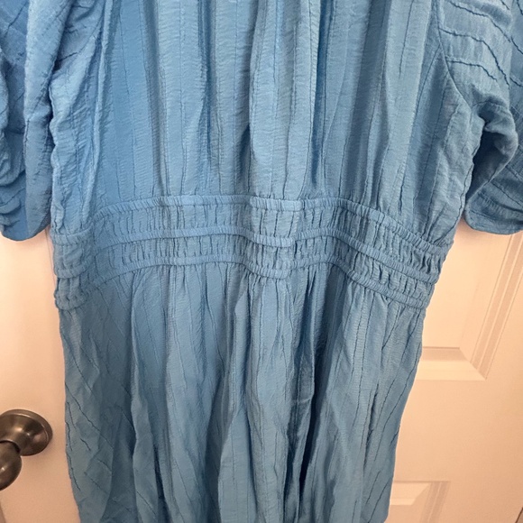 Destination 365 Petite V-Neck Button Front Midi - Picture 6 of 10